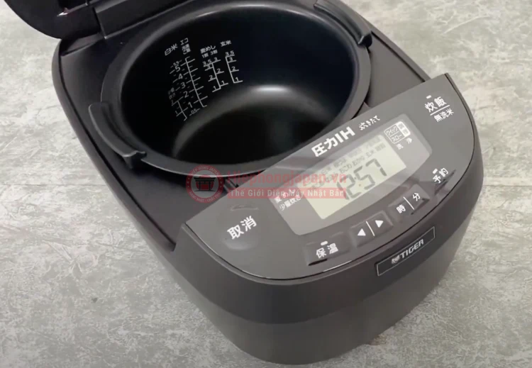 man hinh LCD noi-com-dien-tiger-jpv-c100