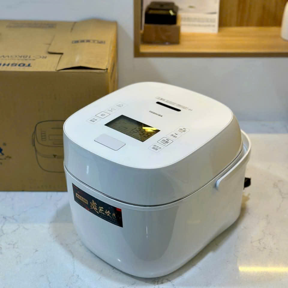 noi com Toshiba RC-18KGW