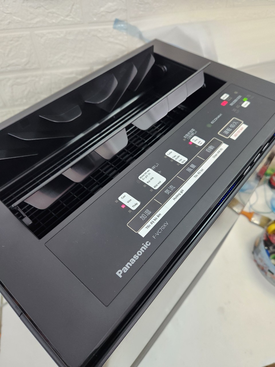 Panasonic F-VC70XV-TM co 3 bo loc