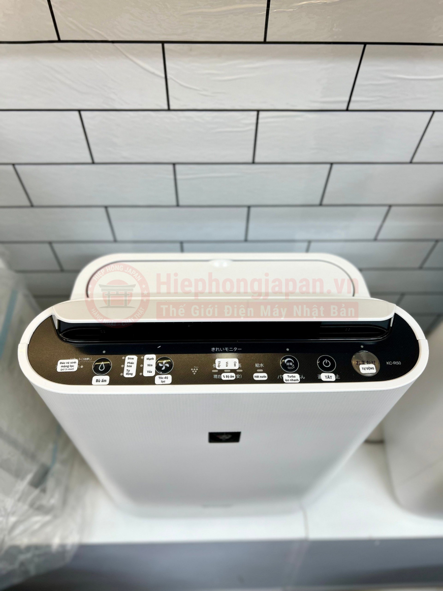 man hinh cam ung may loc khong khi Sharp KC-R50-W