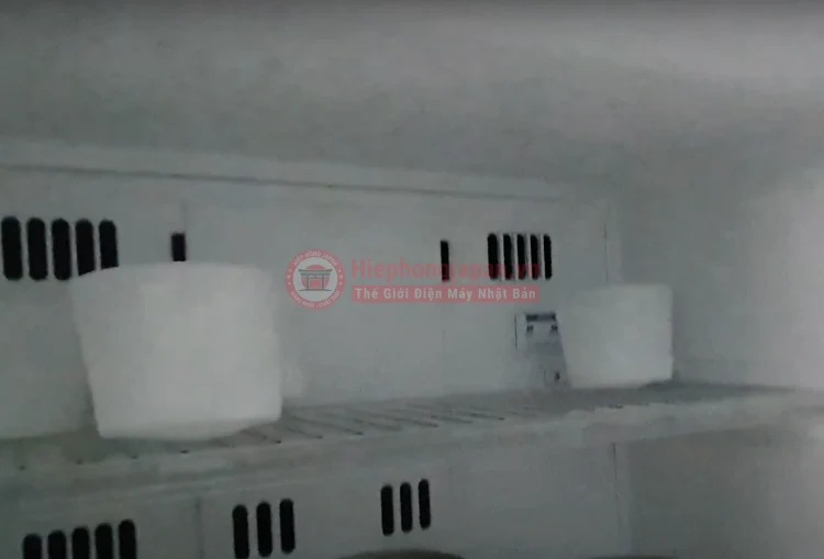 gian lanh cua tu lanh panasonic bi hong