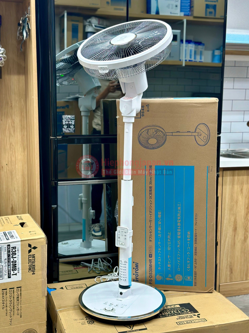 goc quay 90 do cua quat dien Toyotomi FS-DS30MHR-W