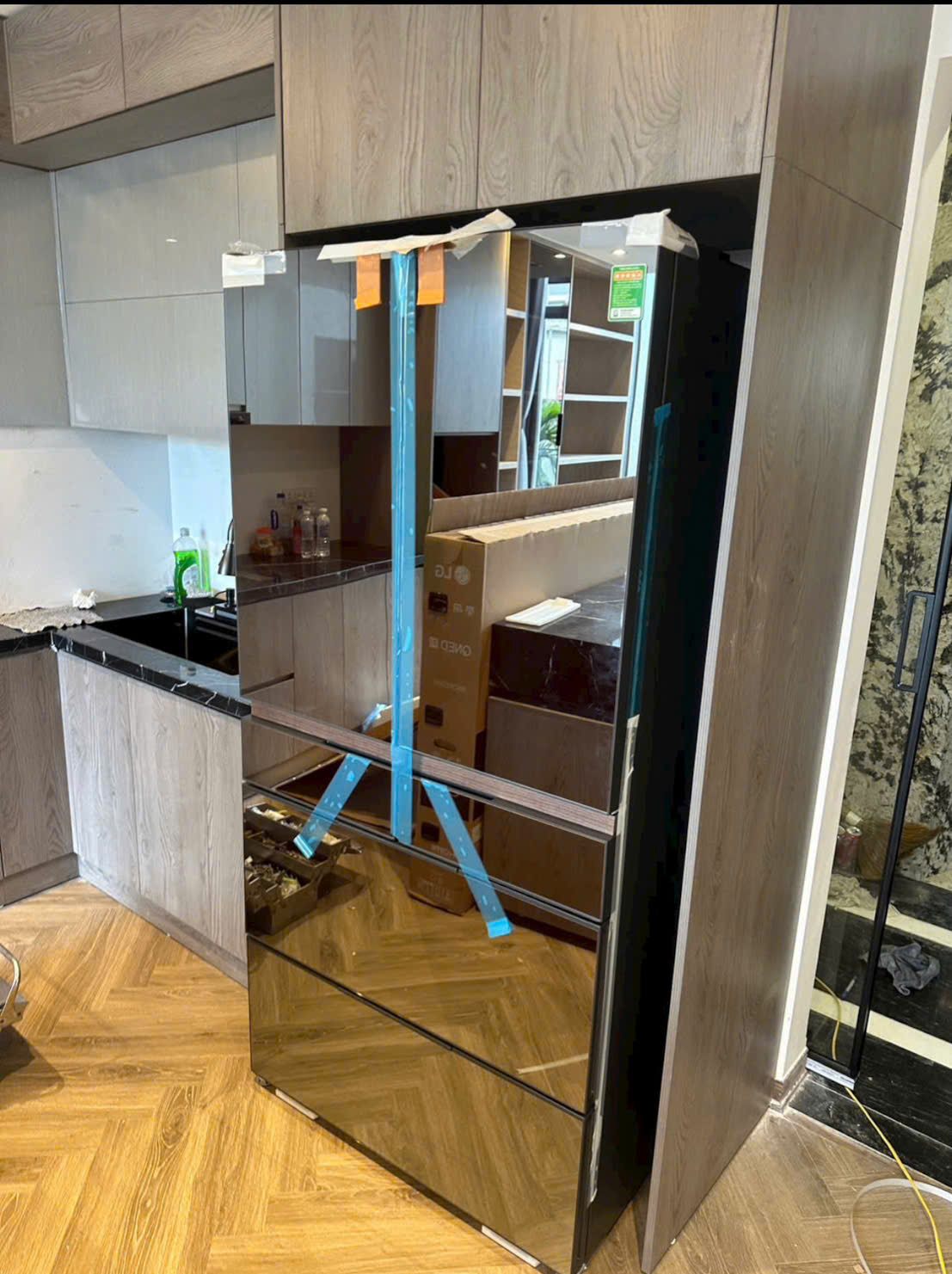 Hitachi R-GW670TV XM trang bị Công nghệ ngăn chân không Vacuum Compartment độc quyền Hitachi