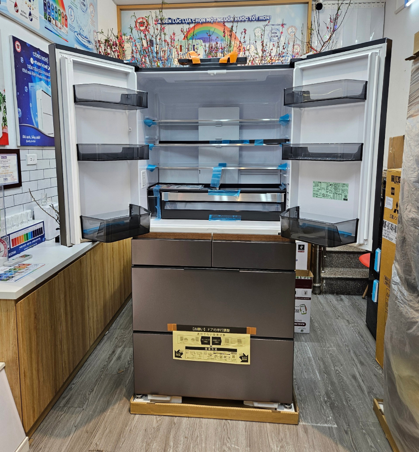 tu lanh Hitachi R-GXCC67T