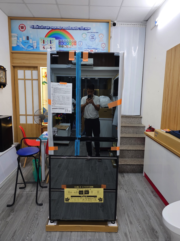 tu-lanh-hitachi-r-wxc74t-5