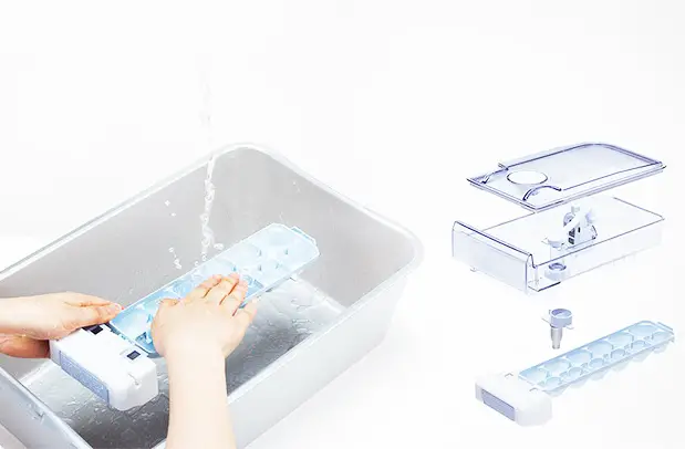 tu lanh Hitachi R-WXC74T lam da vien tu dong