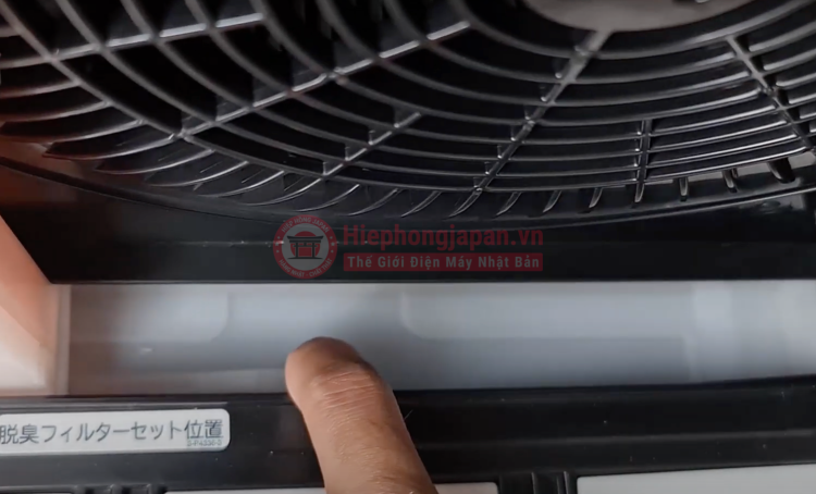 ve sinh khay dung mang loc bu am