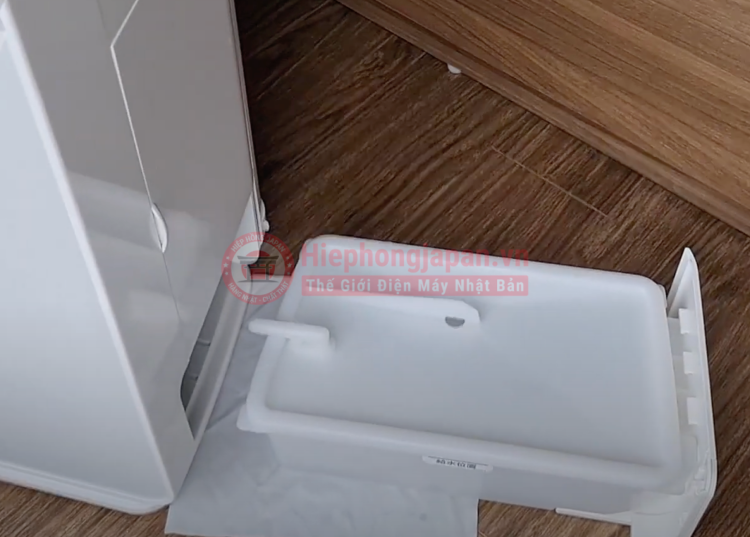 ve sinh thung chua nuoc