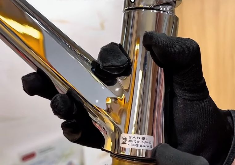 k87121et6jv chất liệu Inox mạ chrome