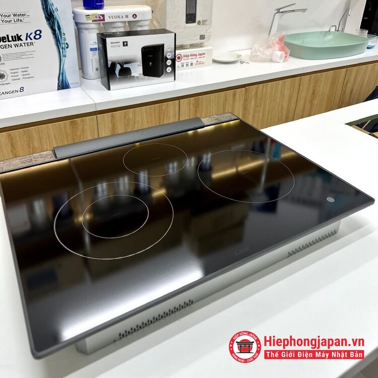 bep tu Mitsubishi CS T322BFR lap dat mo phong tai showroom hiep hong japan