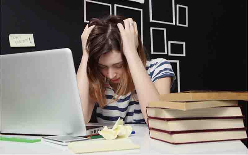 Sinh viên sẽ mất nhiều thời gian cho việc đi làm hoặc tham gia CLB