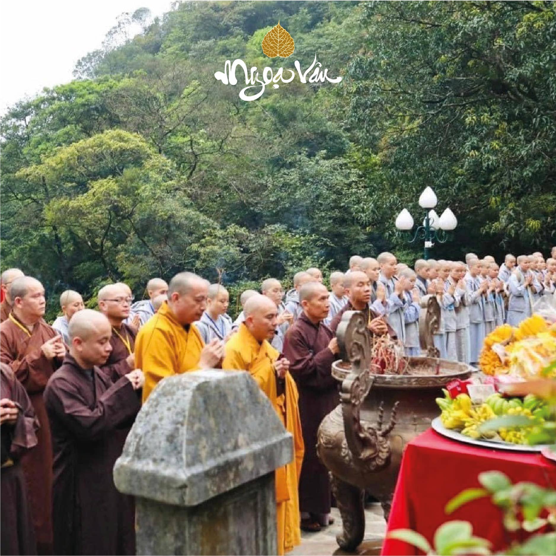 The incense offering ritual at Ngoa Van Hermitage in the solemn atmosphere of the first Full Moon of the year