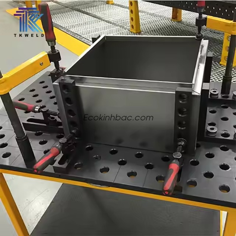 Bàn hàn gang kích thước 3000x2000 lỗ D28