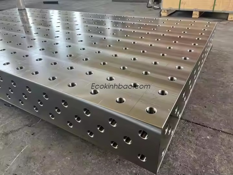 Bàn hàn thép kích thước 1200x1200 lỗ D16