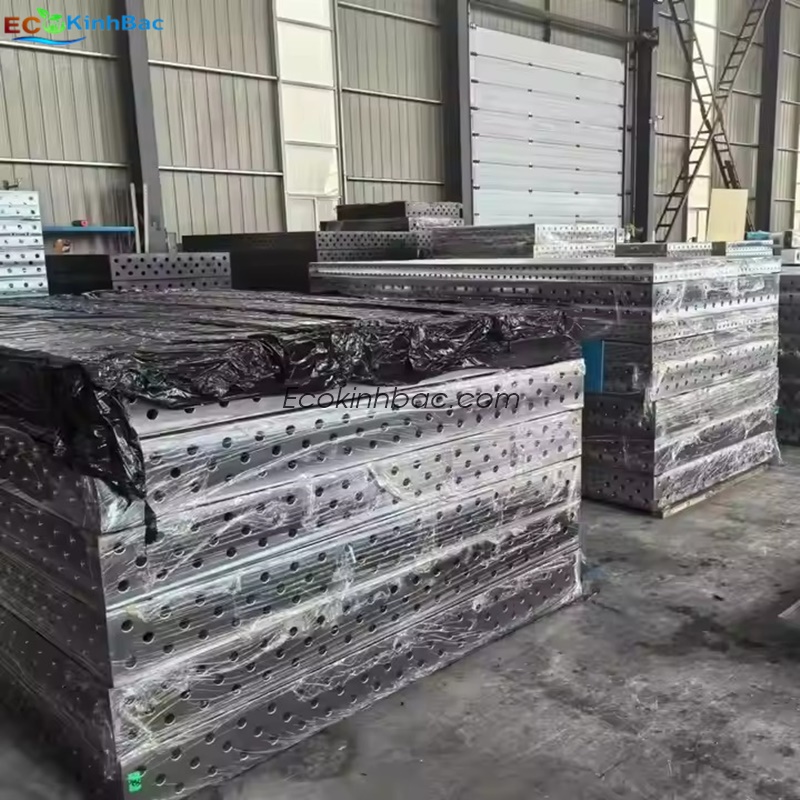 Bàn hàn thép kích thước 1200x1200 lỗ D16