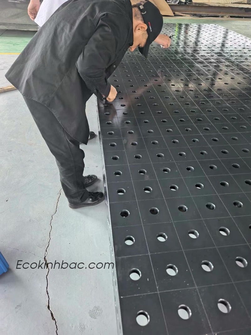 Bàn hàn bằng thép kích thước 3000x1500 lỗ D16