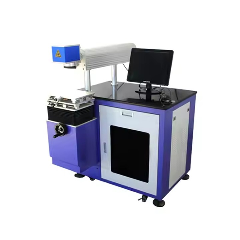Máy khắc laser CO2