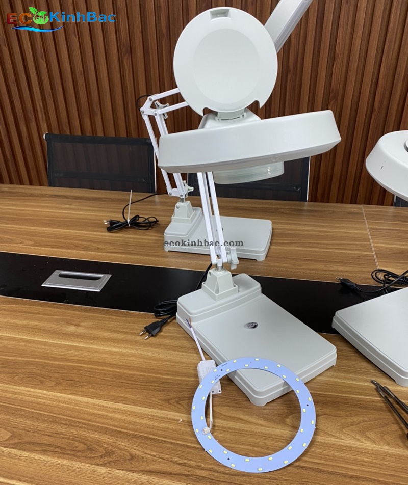 Đèn led kính lúp LT86A,LT86B,LT86C. Công suất 15w, bao gồm cả nguồn