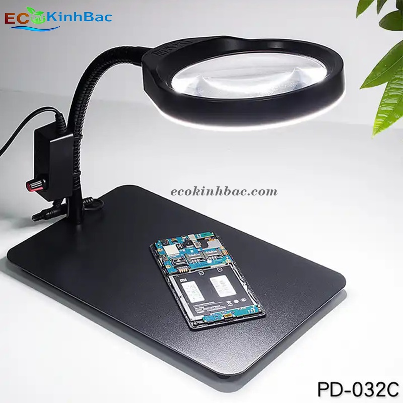 Kính lúp để bàn có đèn điều chỉnh ánh sáng, độ phóng đại 20x. Mã sản phẩm PD-032C thấu kính trắng