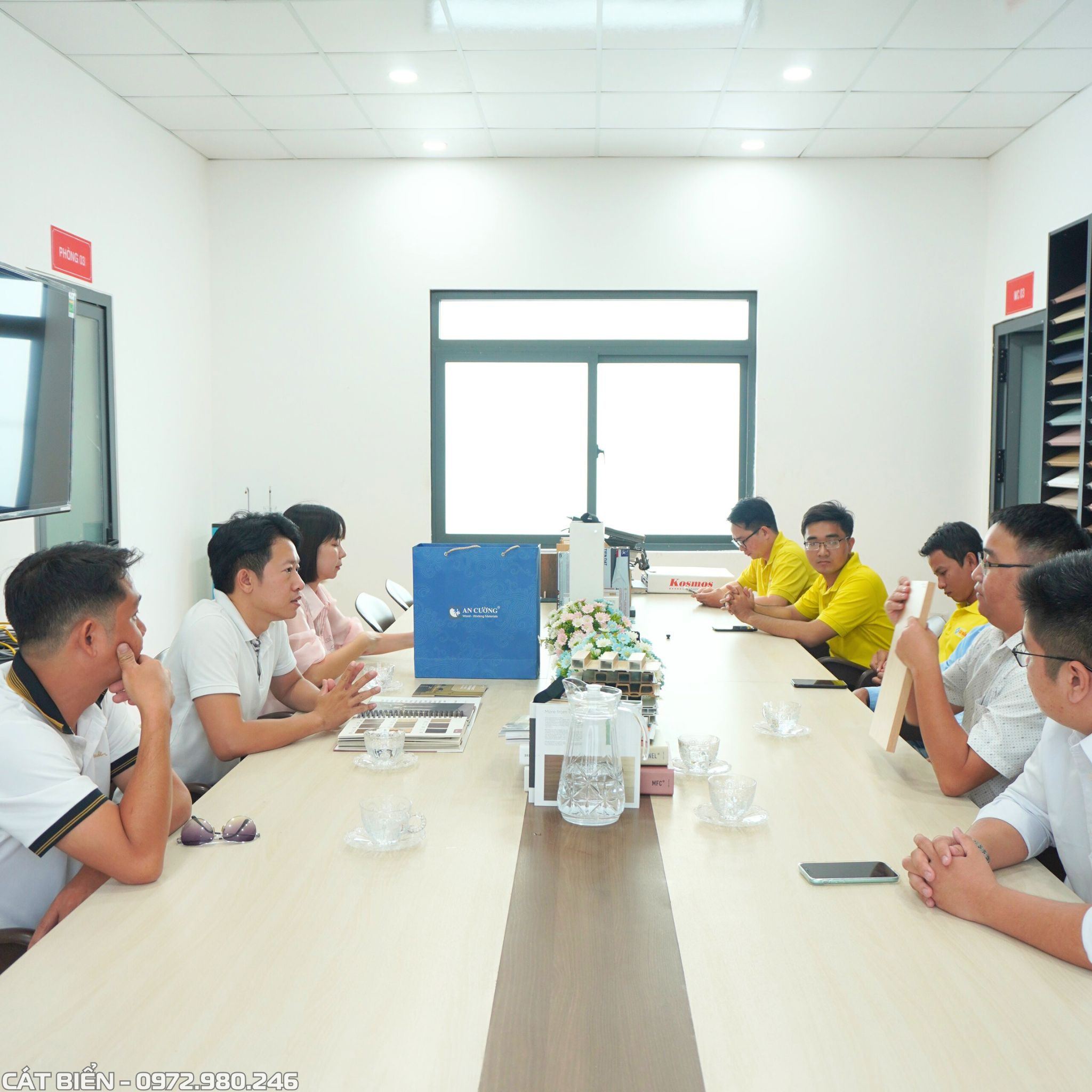 buổi ghé thăm và làm việc của an cường tại xưởng sản xuất nội thất lớn nhất kiên giang của cát biển