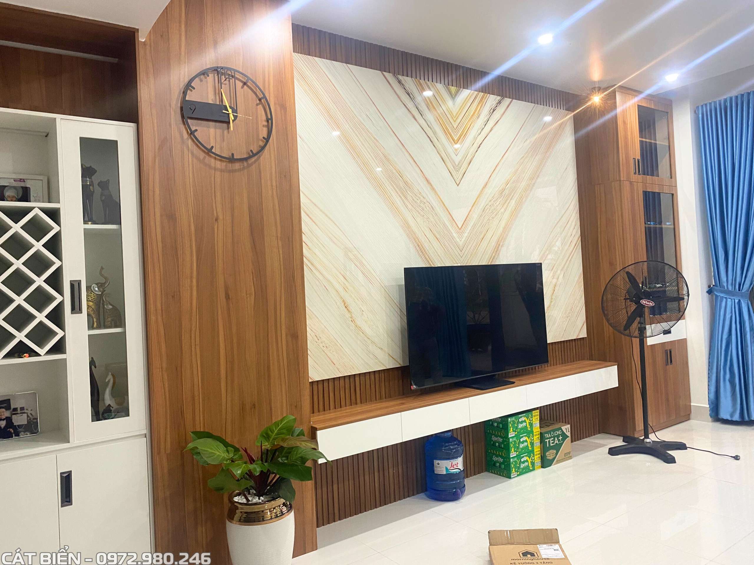 thi công phòng khách tủ rượu kệ tivi vách trang trí khu tây bắc rạch giá