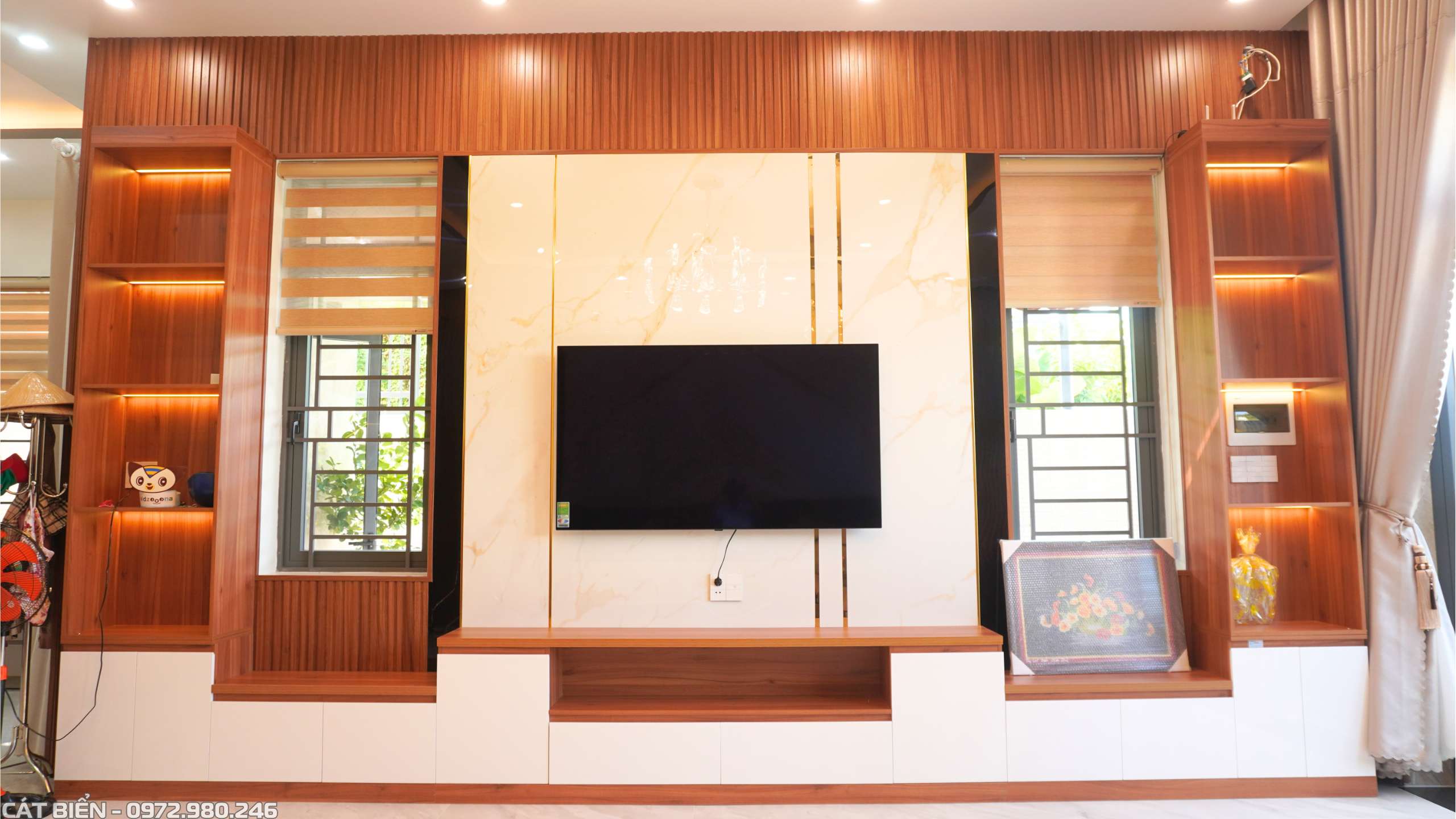 xưởng sản xuất thiết kế và thi công vách trang trí, kệ tivi, tủ rượu, tủ cầu thang, tủ bếp, vách phòng thờ rạch giá kiên giang