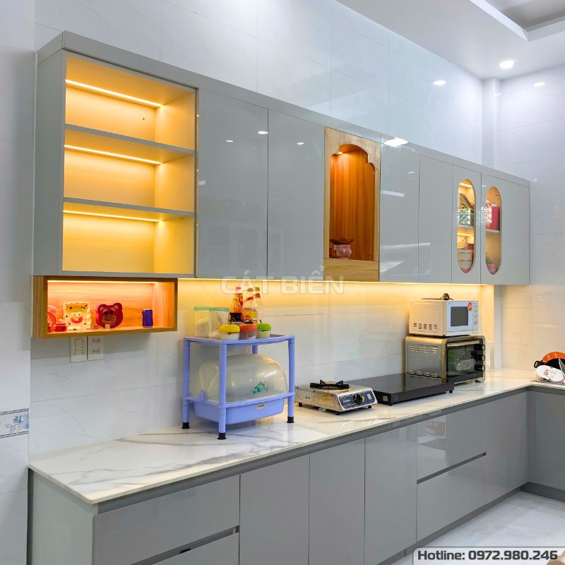 xưởng thiết kế sản xuất thi công lắp đặt tủ bếp, kệ trang trí bếp gỗ công nghiệp rạch giá kiên giang