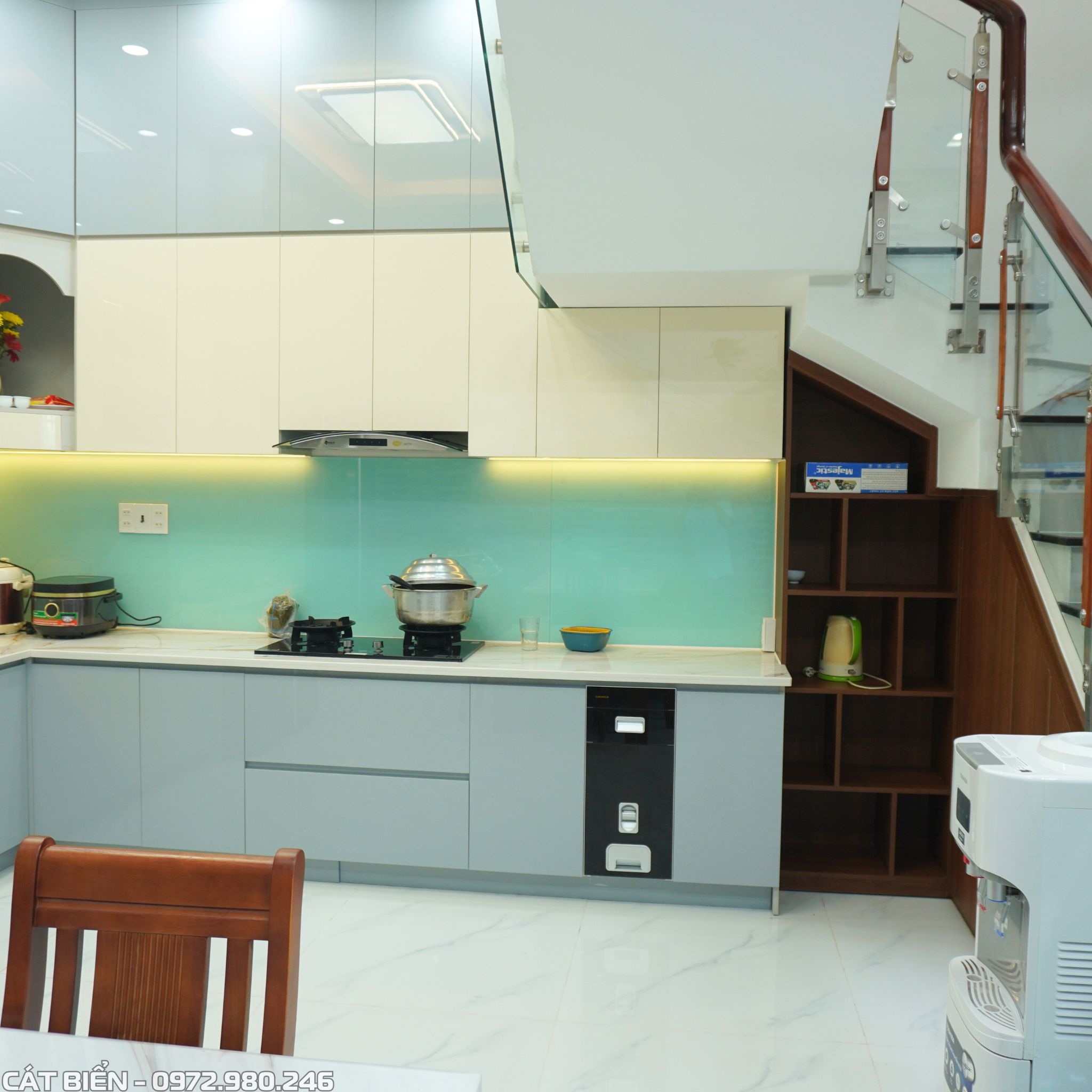 xưởng thiết kế thi công sản xuất nội thất tủ bếp, khung bao tủ lạnh, giá để bát đĩa, giá để dao thớt, giá để chai lọ gia vị thông minh, thùng gạo thông minh, thùng rác thông minh, giá bát đĩa nâng hạ có trợ lực, mâm xoay góc kiên lương kiên giang