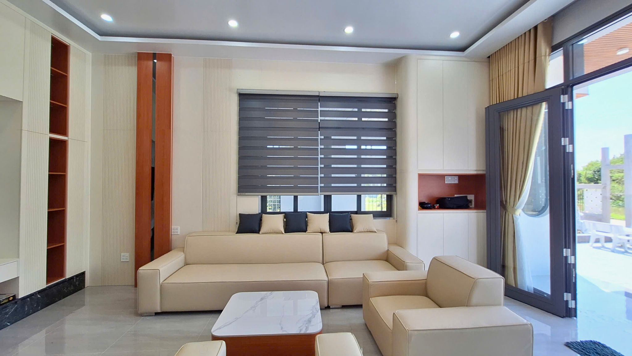 xưởng thiết kế sản xuất thi công lắp đặt kệ tivi, vách trang trí PVC lam sóng, tủ trang trí tân hiệp kiên giang