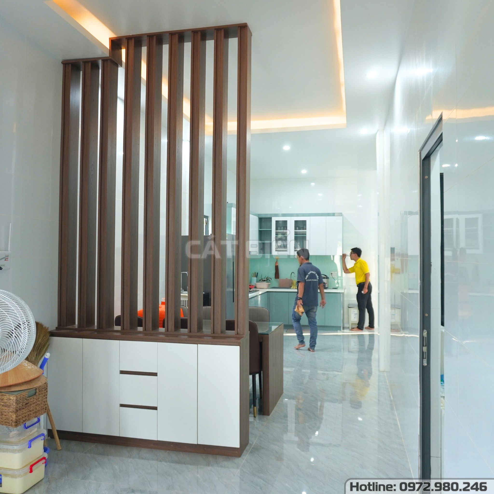 xưởng thiết kế thi công sản xuất nội thất tủ bếp, vách ngăn phòng ăn, bàn ăn, giá để chén bát, xoong nồi thông minh tân hiệp kiên giang