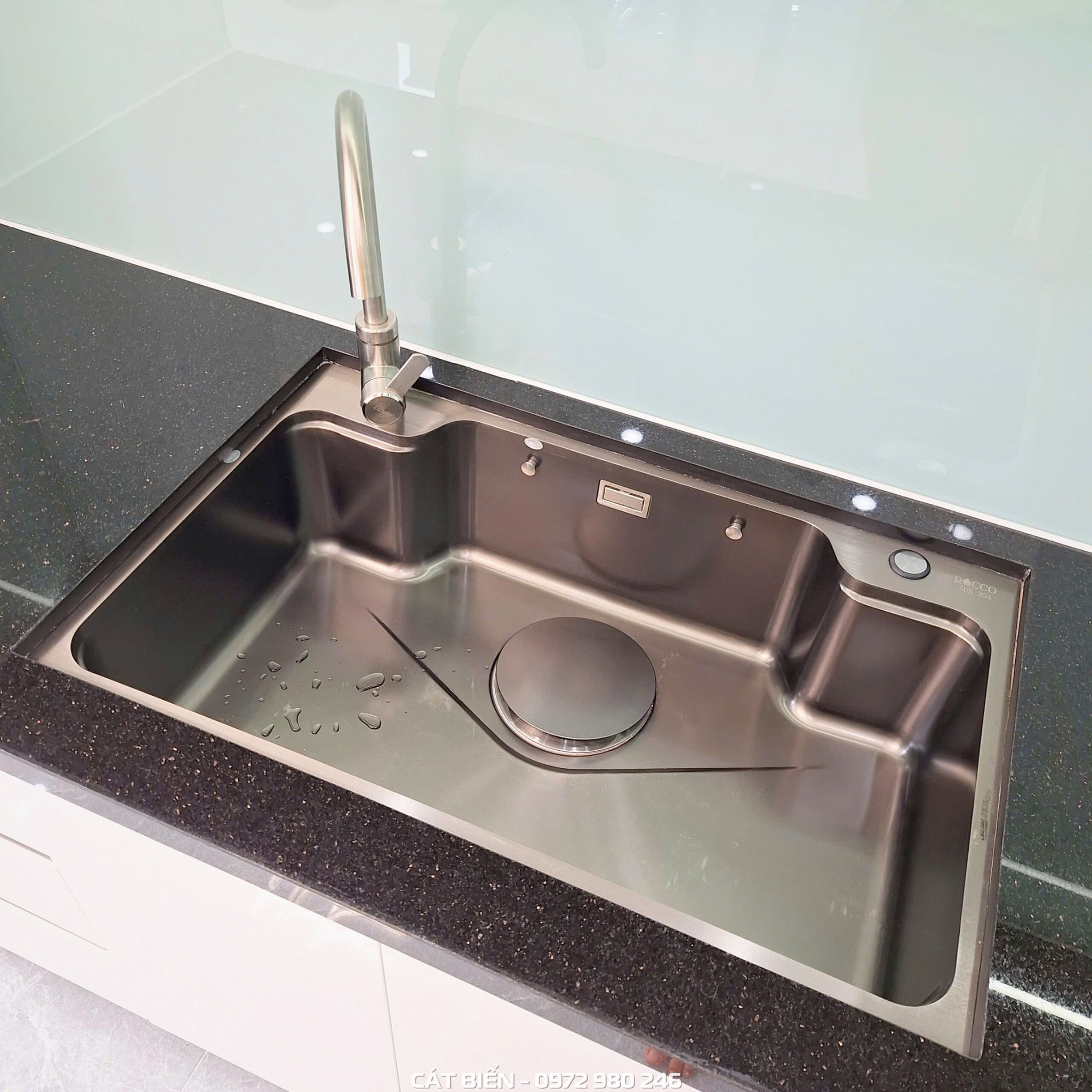 xưởng thiết kế sản xuất thi công lắp đặt tủ bếp, giá để bát đĩa xoong nồi dao thớt chai lọ thông minh rạch giá kiên giang