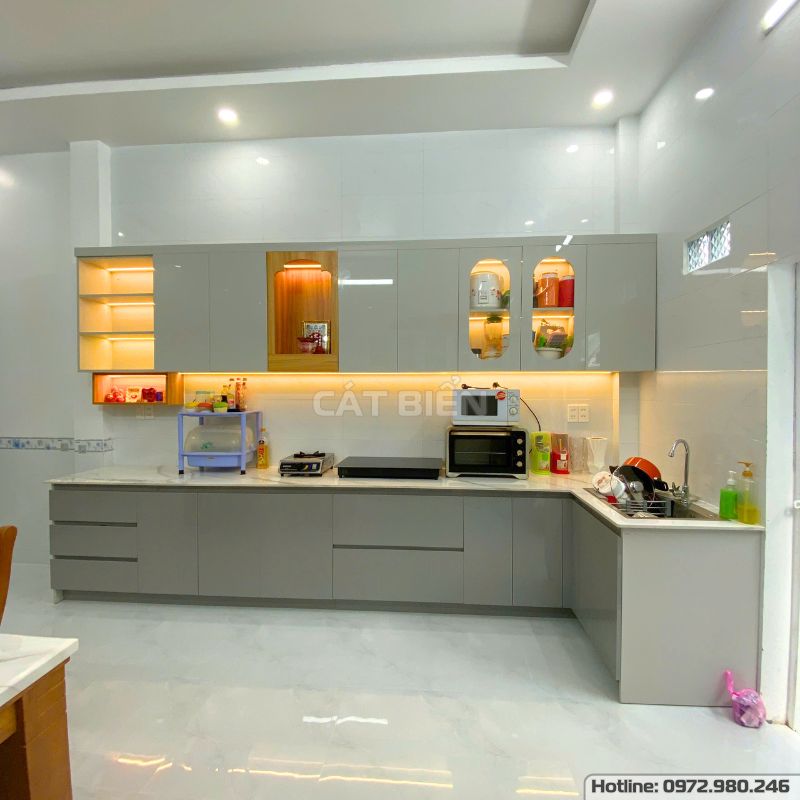 xưởng thiết kế sản xuất thi công lắp đặt tủ bếp, kệ trang trí bếp gỗ công nghiệp rạch giá kiên giang