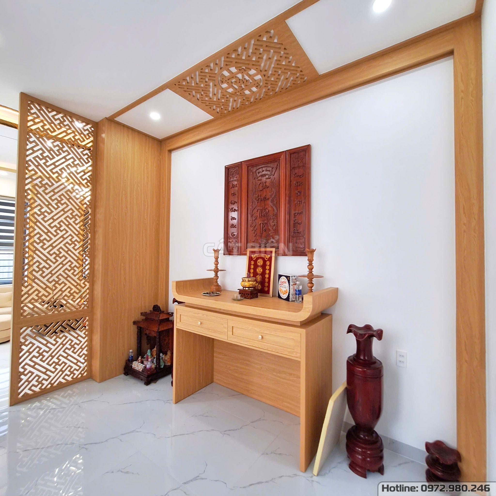 xưởng thiết kế sản xuất thi công lắp đặt vách phòng thờ, bàn thờ gỗ công nghiệp rạch giá