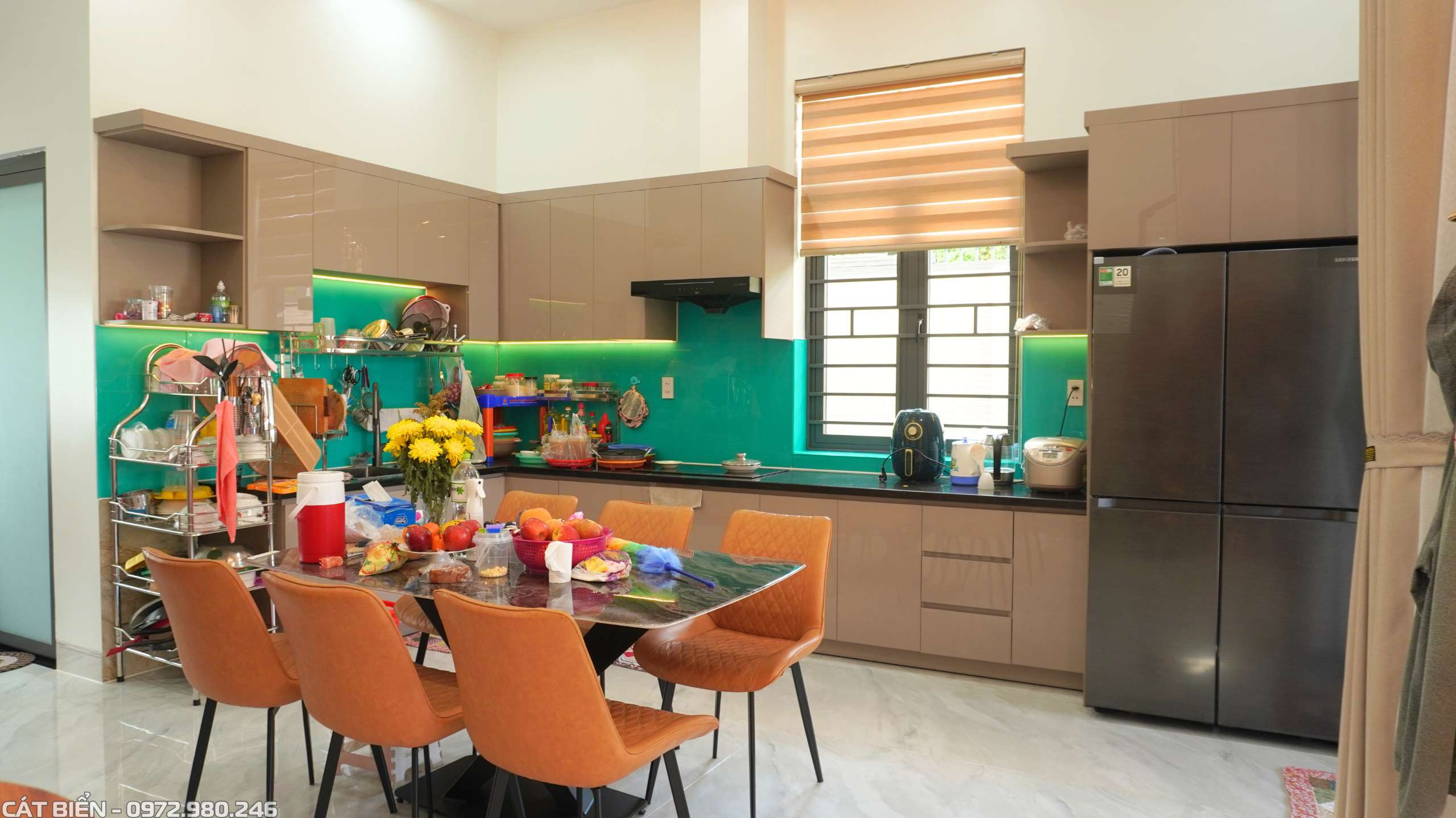 xưởng sản xuất thiết kế và thi công vách trang trí, kệ tivi, tủ rượu, tủ cầu thang, tủ bếp, vách phòng thờ rạch giá kiên giang