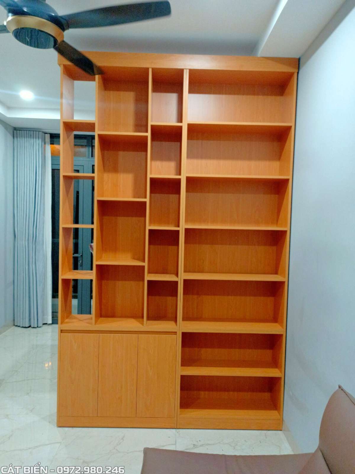 thiết kế thi công tủ rượu vách phòng khách rạch giá kiên giang