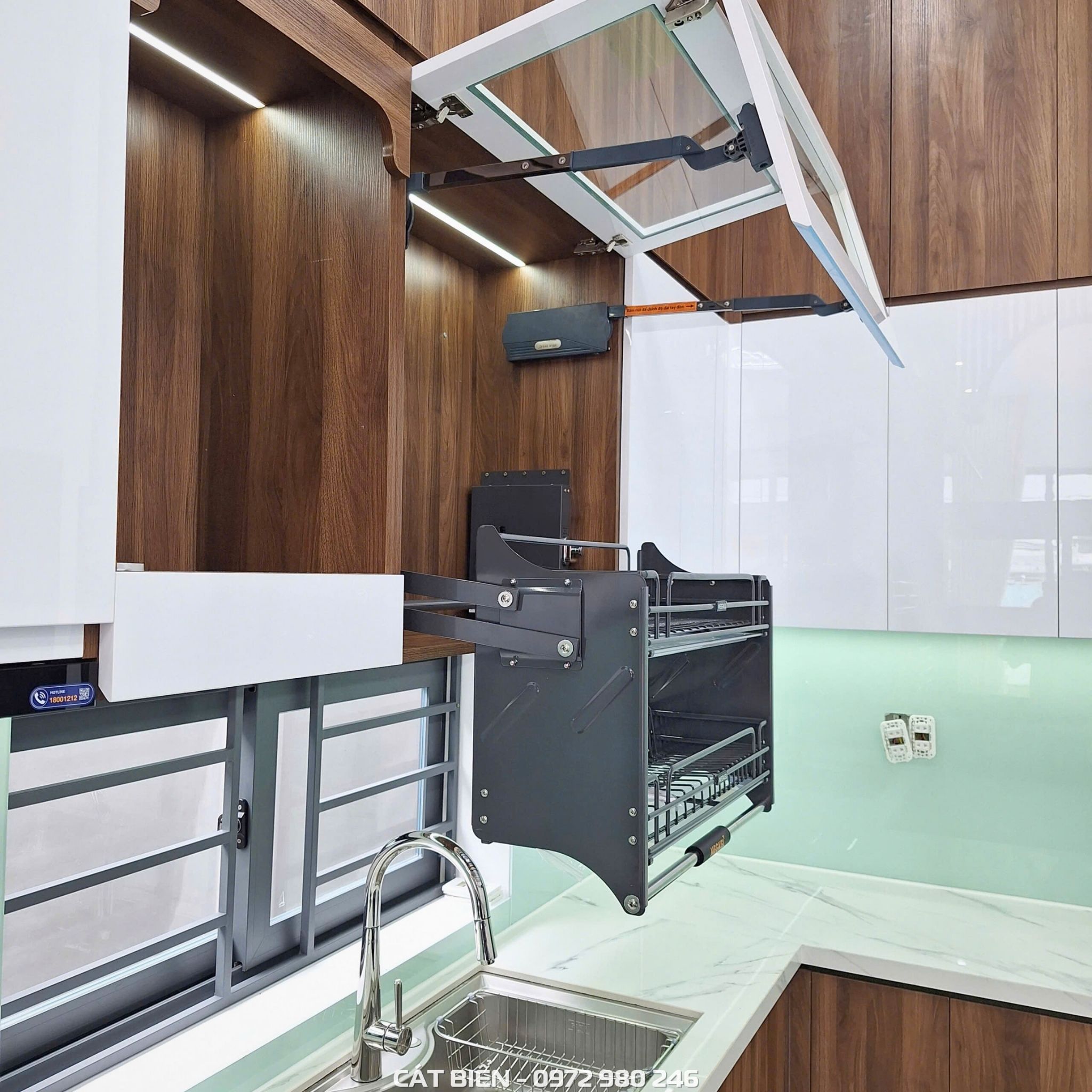 xưởng thiết kế sản xuất thi công lắp đặt tủ bếp, giá để xoong nồi dao kéo bát đĩa chai lọ có trợ lực, thiết bị bếp, phụ kiện thùng gạo thông minh hòn đất kiên giang