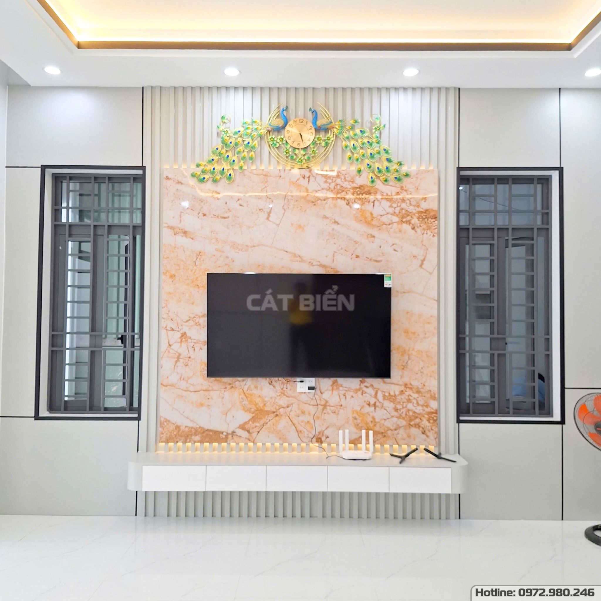 xưởng thiết kế sản xuất thi công lắp đặt kệ tivi, vách trang trí than tre pvc vân đá, vách lam sóng, tủ cầu thang gỗ công nghiệp hòn đất kiên giang