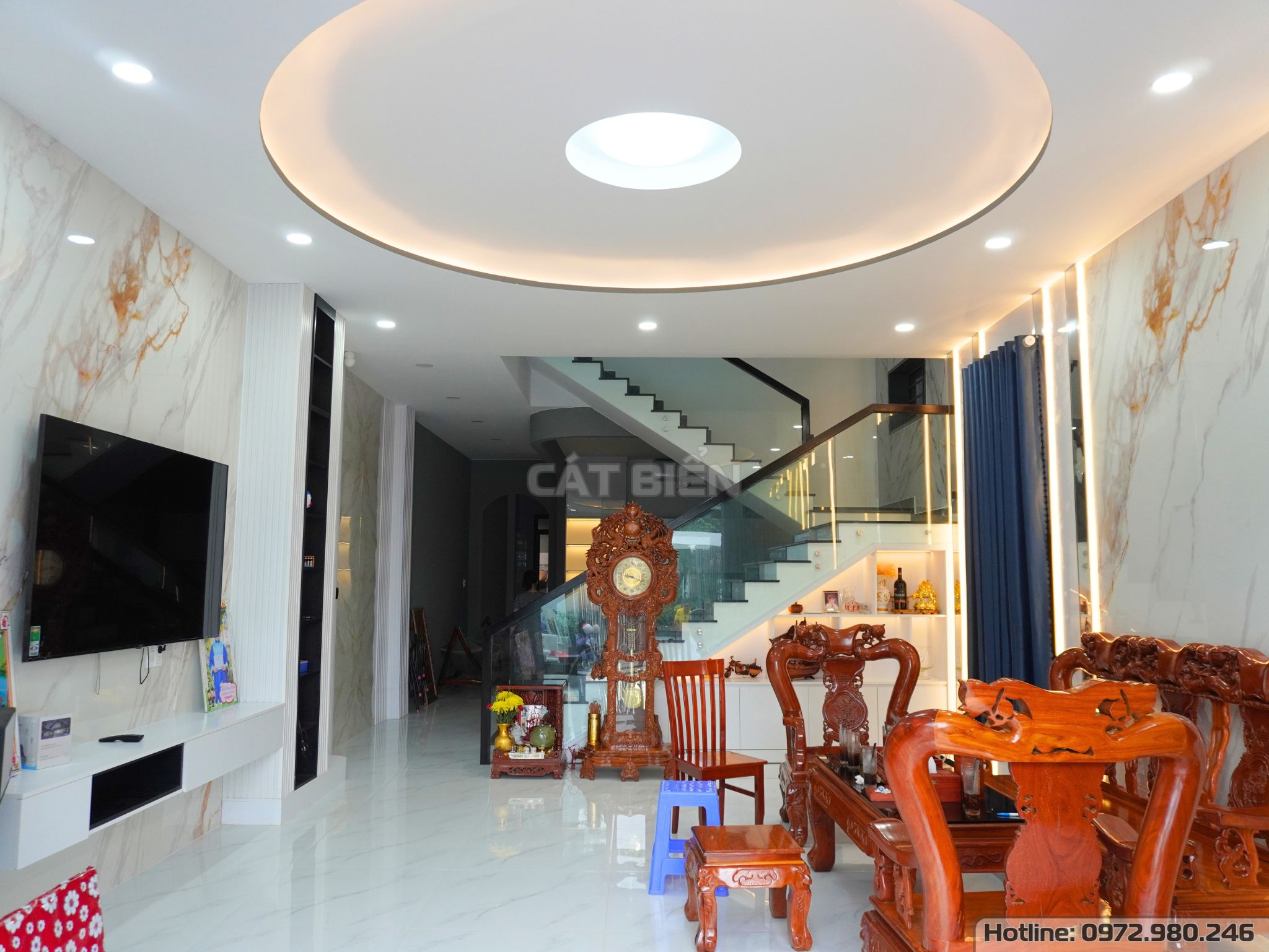 xưởng sản xuất thiết kế thi công lắp đặt vách trang trí tranh tráng gương, vách lam sóng, kệ tivi, tủ cầu thang, tủ kệ trang trí rạch giá kiên giang