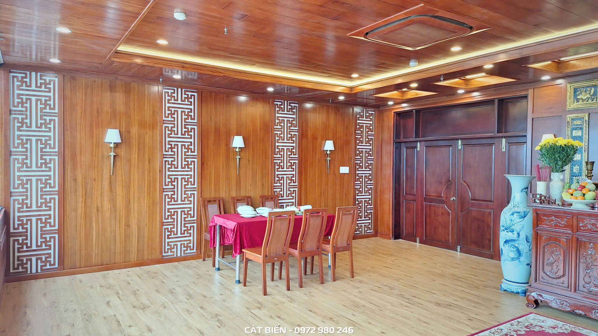 xưởng thiết kế sản xuất thi công lắp đặt vách phòng thờ, bàn thờ gỗ công nghiệp rạch giá