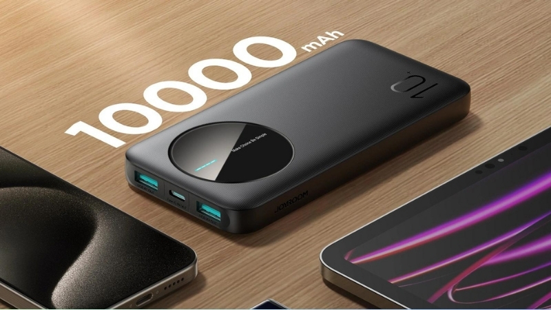 Trước khi sạc pin cho sạc dự phòng, hãy kiểm tra kỹ xem cục sạc đã khô ráo chưa