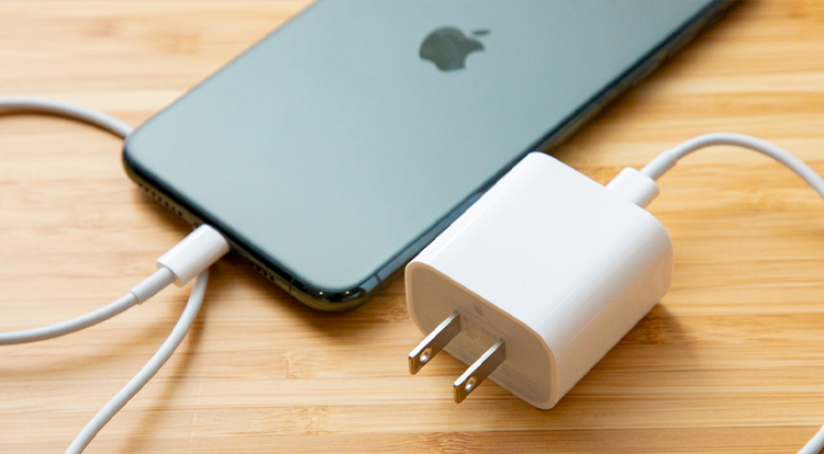 Bộ sạc có công suất lớn hơn không cải thiện hiệu suất sạc đáng kể