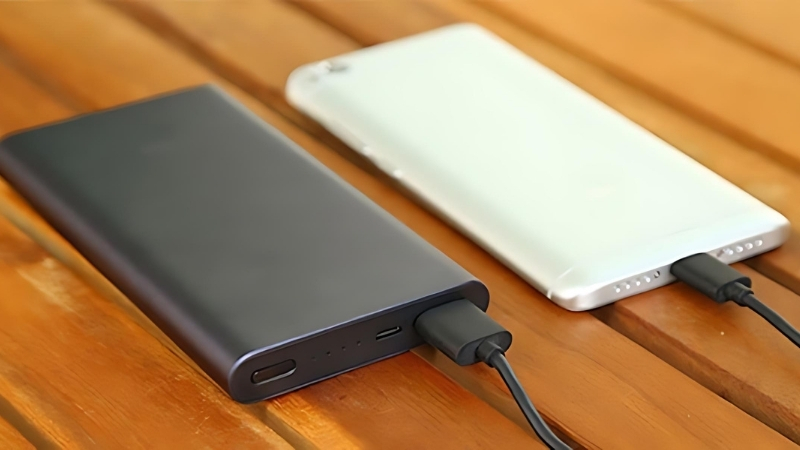 Sạc dự phòng 20.000 mAh 1 cổng thường có hiệu suất chuyển đổi năng lượng khoảng 80 - 90%