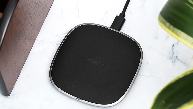 Đế sạc không dây Qi QC 3.0 10W AUKEY LC-C6 Đen