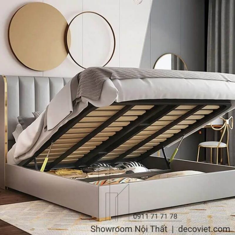 Với gam màu ghi nhã nhặn, tinh tế, giường còn có thể đựng đồ dưới gầm giúp tiết kiệm diện tích không gian