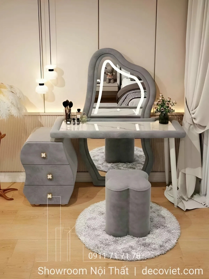 bàn trang điểm thiết kế gương toàn thân có đèn led