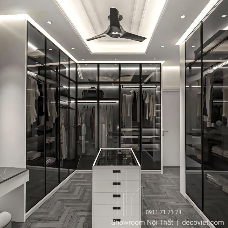 Tủ quần áo cửa kinh thiết kế sang trọng, hiện đại tôn lên vẻ đẹp sang trọng cho căn phòng