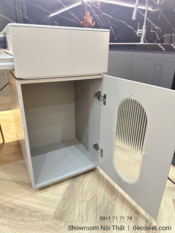 Bàn đảo có tủ bếp cao cấp