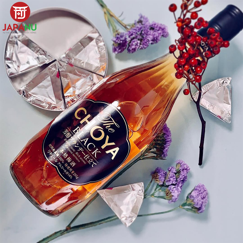 Vì Sao Nên Mua Rượu Mơ The Choya Black 700ml Nhật Bản?