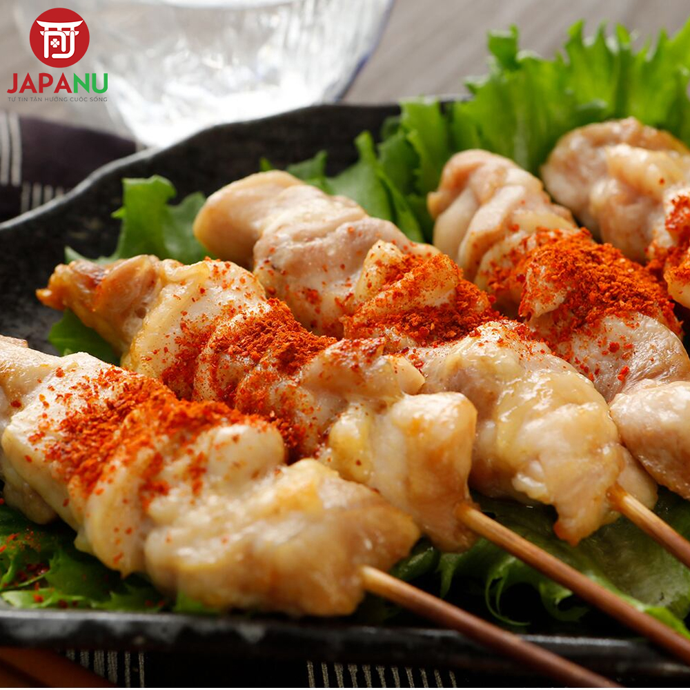Sử Dụng Bột Ớt Nhật Bản Ichimi Togarashi rắc lên thịt nướng