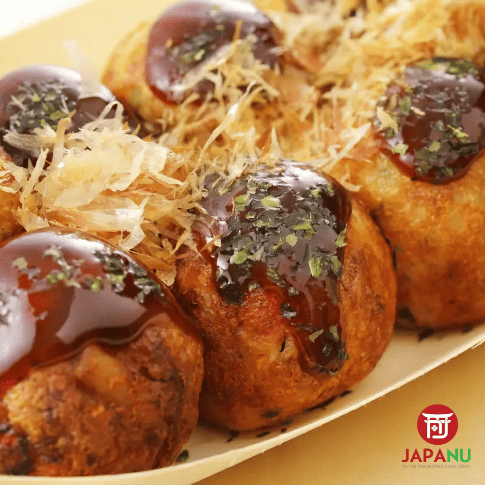 Gợi Ý Cách Sử Dụng Nước Sốt Okonomi rưới lên bánh Takoyaki